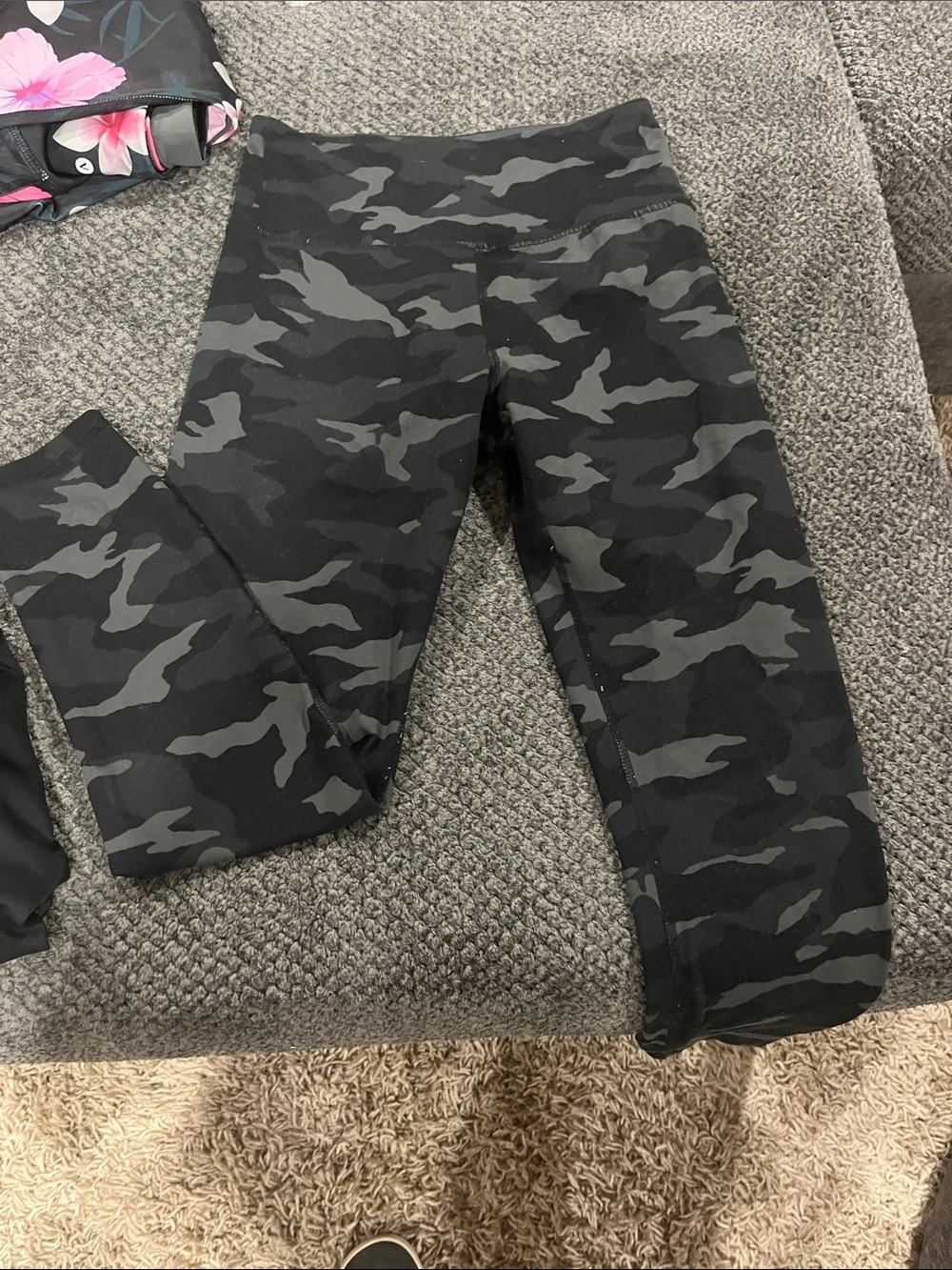 Zobha Girls' Black & Gray Camo Performance Leggings